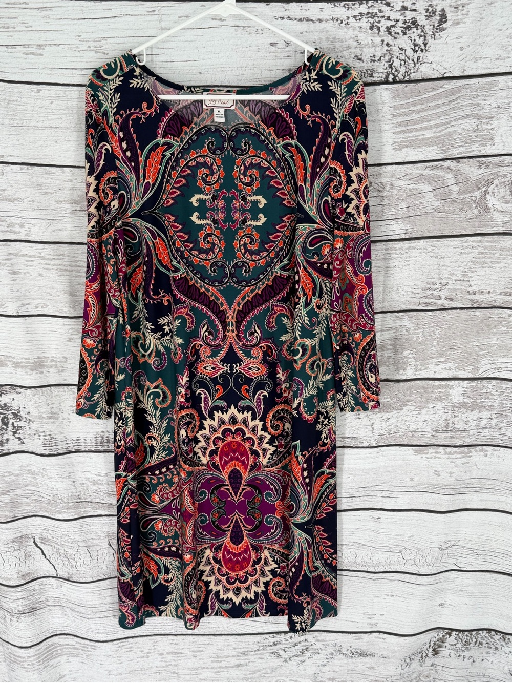 Ivy Road Long Sleeve Paisley Shift Dress in Navy & Green
